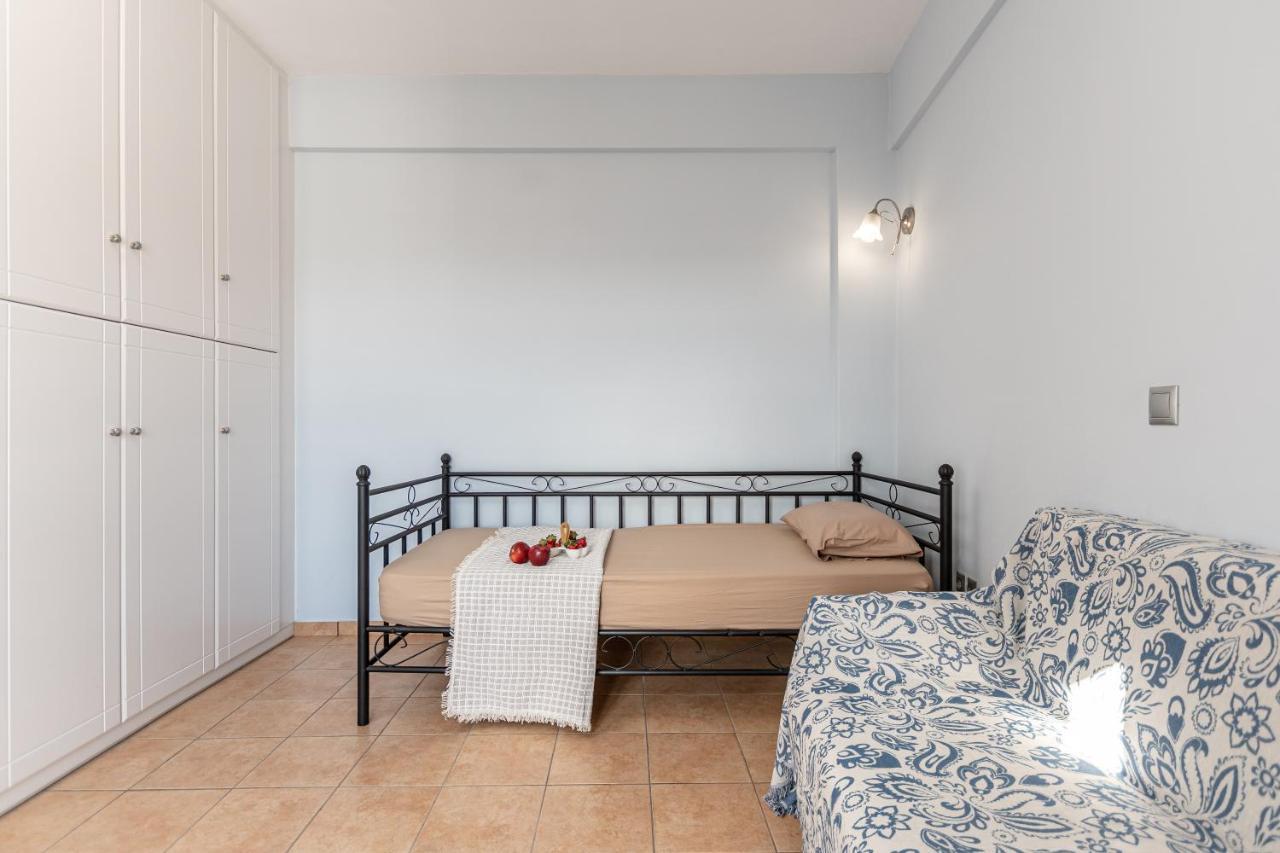 Nick & Debbie'S Two-Storey Apartment Melanes ภายนอก รูปภาพ