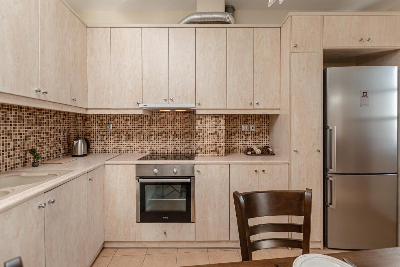 Nick & Debbie'S Two-Storey Apartment Melanes ภายนอก รูปภาพ